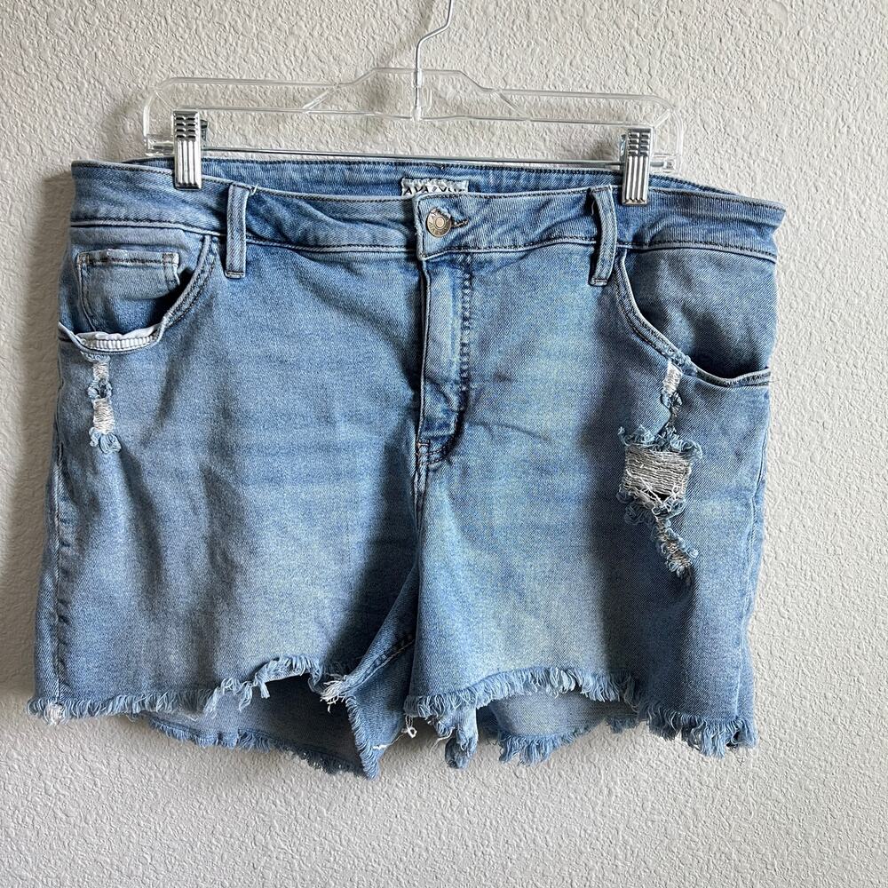Ava & Viv High Rise Distressed Cut Off Denim Shorts Women's 18W Light Wash